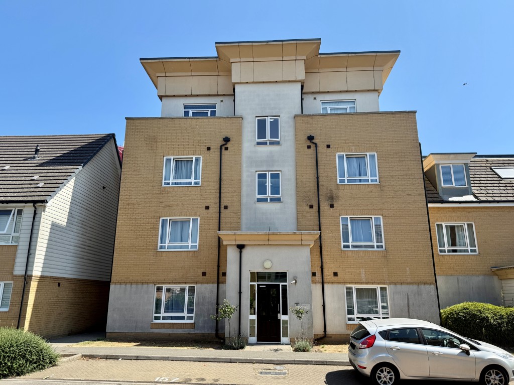 Lot: 69 - VACANT ONE-BEDROOM FLAT - Block of apartments